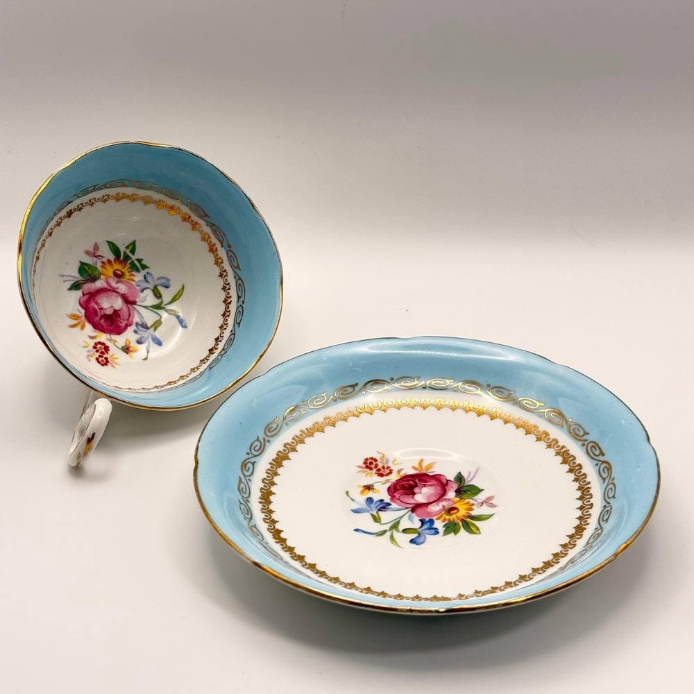 Royal‎ Grafton Bone China Teacup Saucer Set Blue Gold Floral Rose England 6722